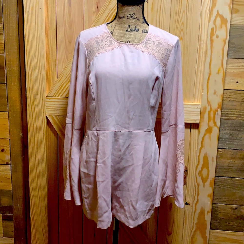 Nice romper size 08